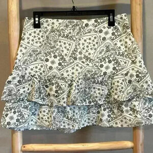 Loveriche Layered Ruffle Mini Skirt Jr. Large Black &White Paisley
